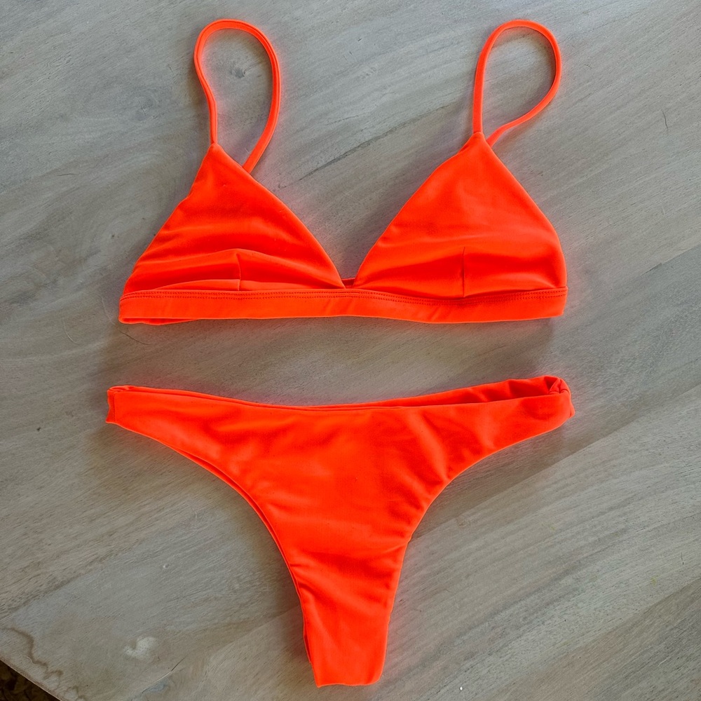 MIKOH SWIM